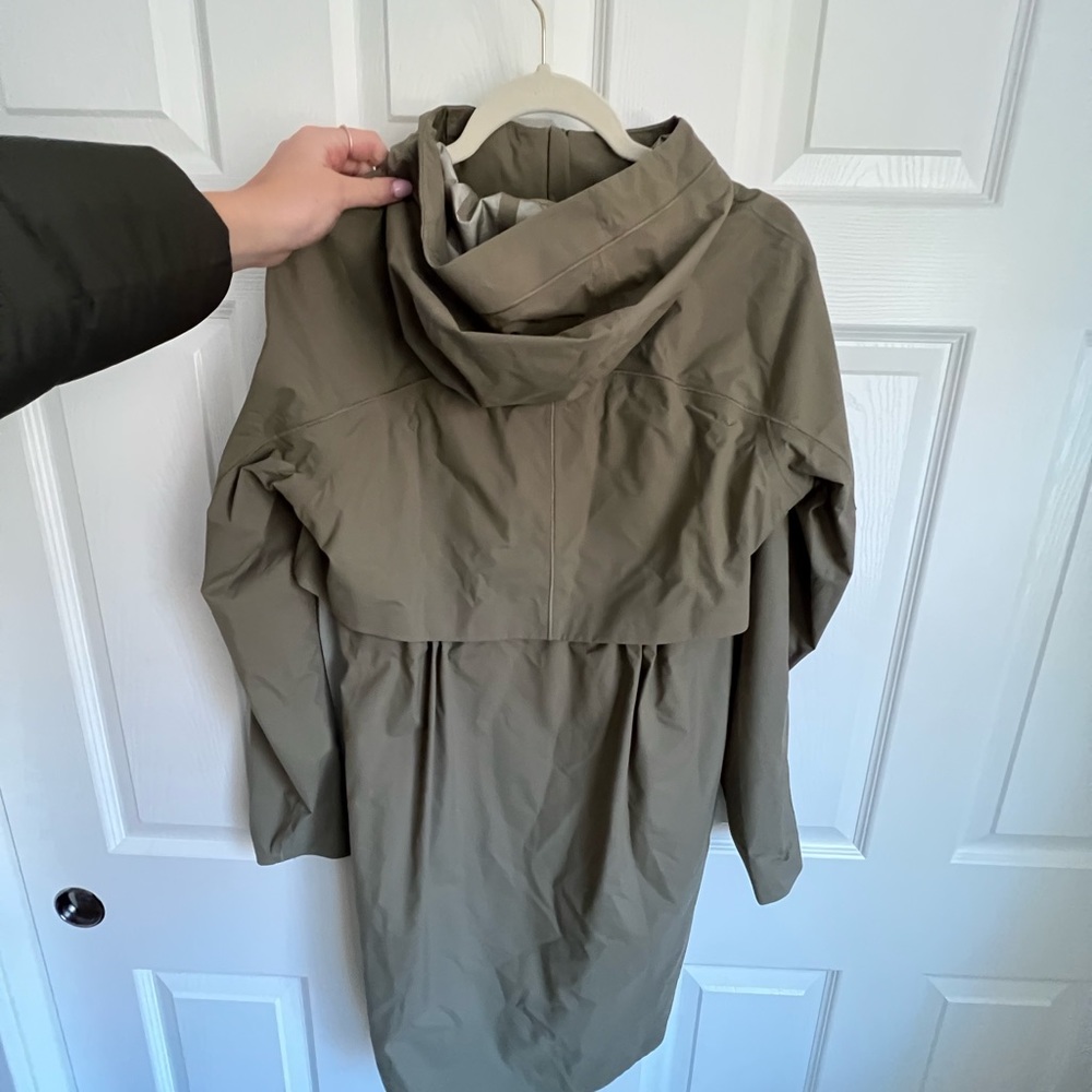 Lululemon Rain Rebel Jacket